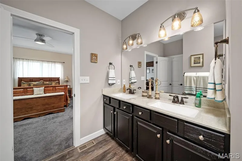 102 Savannah Terrace, Wentzville, MO 63385 — listing photo 14 of 29