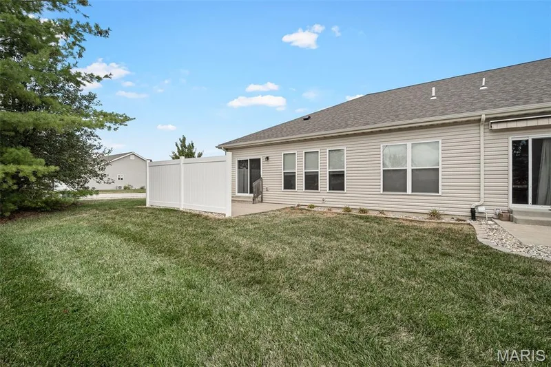 102 Savannah Terrace, Wentzville, MO 63385 — listing photo 21 of 29