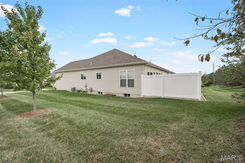 102 Savannah Terrace, Wentzville, MO 63385 — listing photo 22 of 29