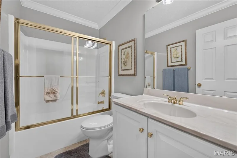 Main floor full bath — 2169 Farnsworth Drive #1424A, O'Fallon, MO 63368