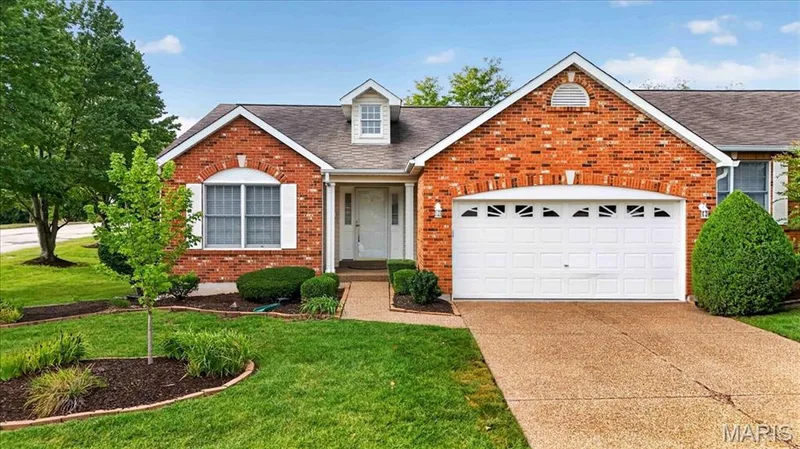 2169 Farnsworth Drive #1424A, O'Fallon, MO — listing photo 1