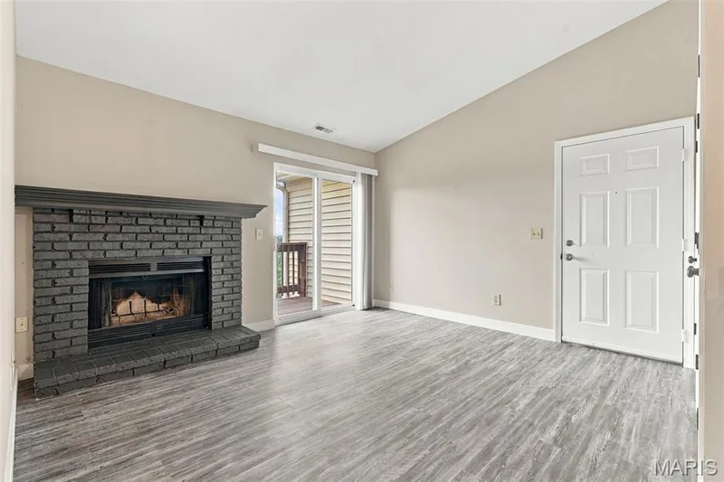 You'll love the soaring vaulted ceilings! — 2415 Sandalwood Creek Court #E, Wildwood, MO 63038