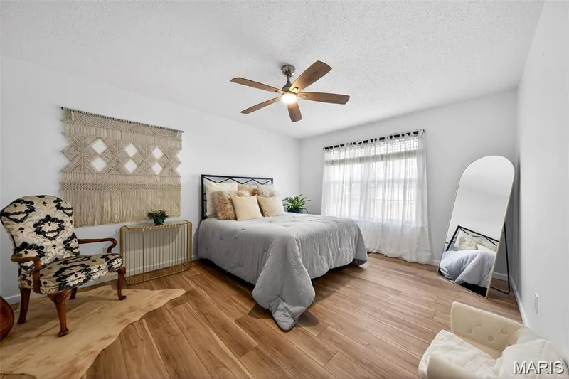 13305 Woodlake Village Court, Chesterfield, MO 63141 — listing photo 18 of 32