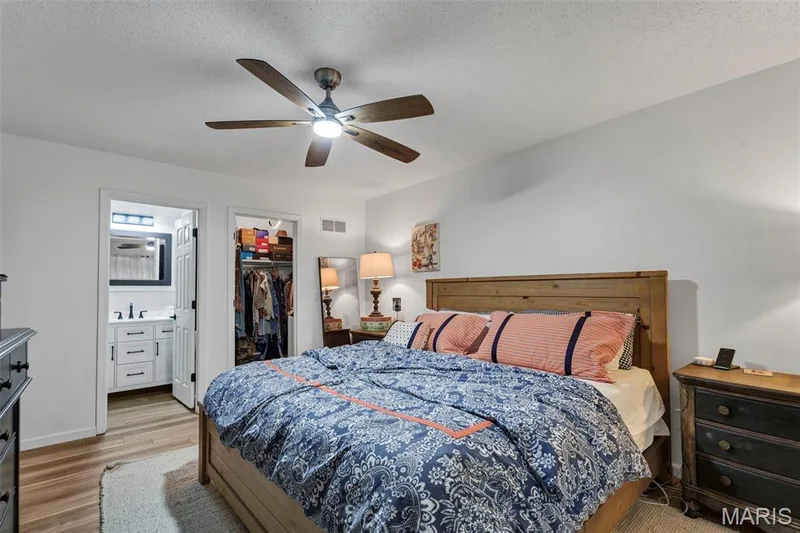 13305 Woodlake Village Court, Chesterfield, MO 63141 — listing photo 15 of 23