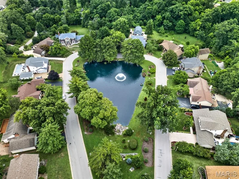 Vicksburg Pond is just a short walk from your home. — 25 Vicksburg Station, St Charles, MO 63303