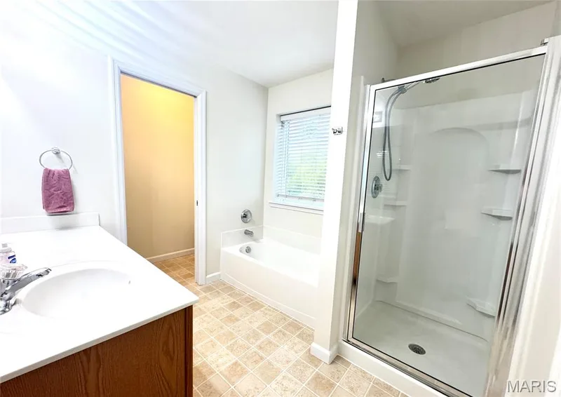 722 Wayland Drive, O'Fallon, MO 63366 — listing photo 17 of 34