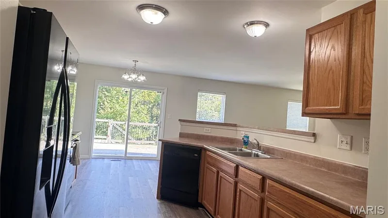 722 Wayland Drive, O'Fallon, MO 63366 — listing photo 9 of 34