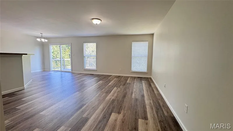 722 Wayland Drive, O'Fallon, MO 63366 — listing photo 5 of 34