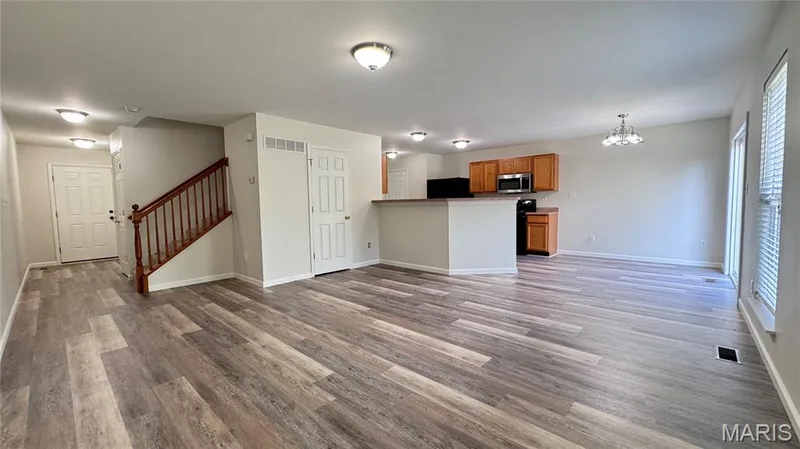 722 Wayland Drive, O'Fallon, MO 63366 — listing photo 3 of 34