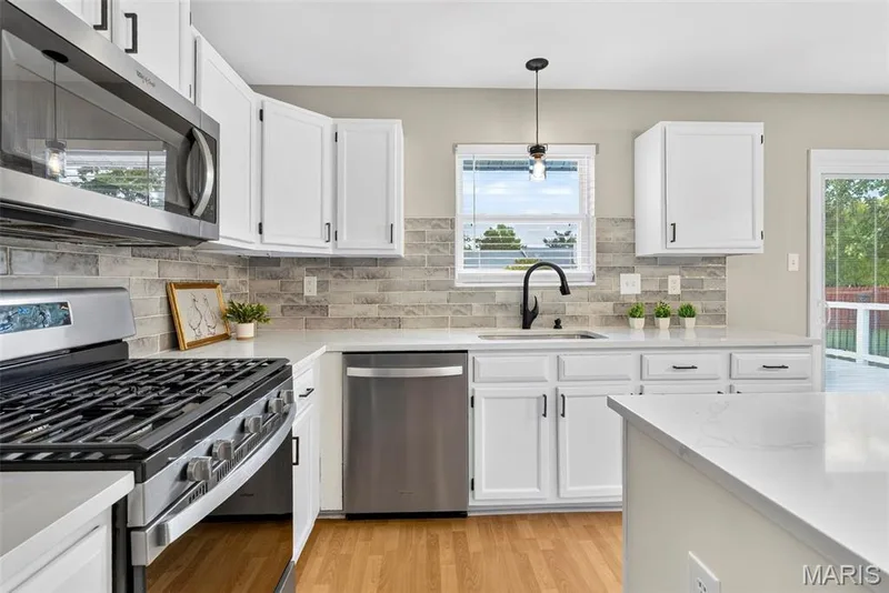 6401 Long Timber Drive, O'Fallon, MO 63368 — listing photo 14 of 48