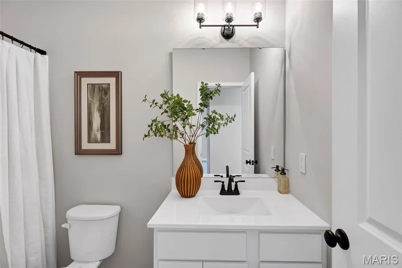 128 Kreder Court, St Charles, MO 63304 — listing photo 6 of 28