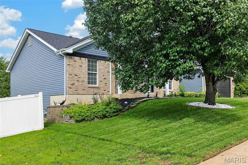 1704 Fairview Farms Circle, Wentzville, MO 63385 — listing photo 5 of 59
