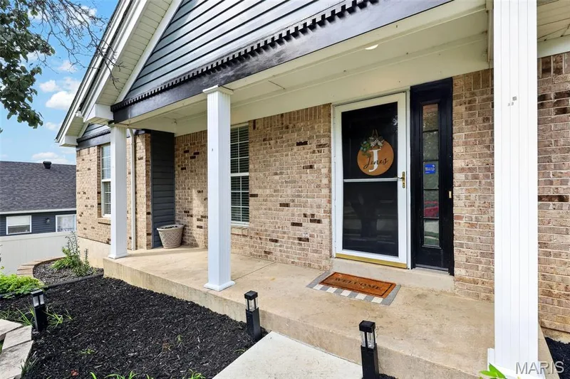 1704 Fairview Farms Circle, Wentzville, MO 63385 — listing photo 6 of 59