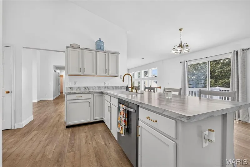 1704 Fairview Farms Circle, Wentzville, MO 63385 — listing photo 18 of 59