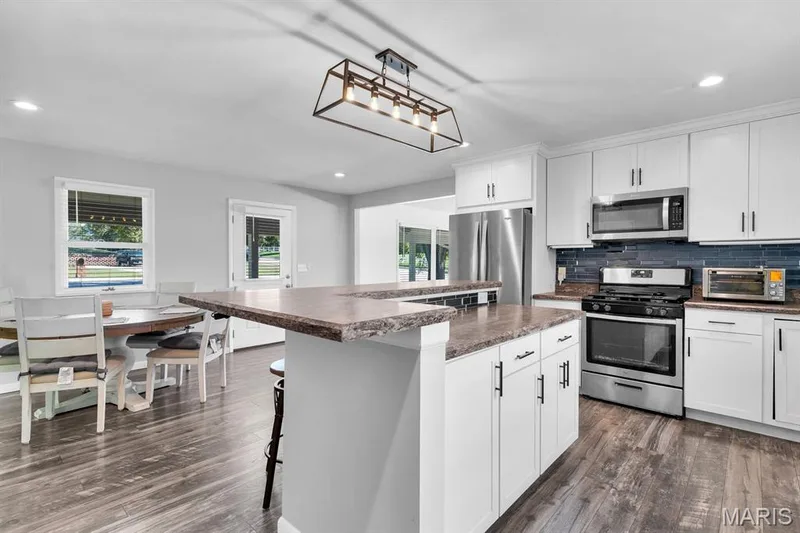 1 Saint Anthony Drive, St Peters, MO 63376 — listing photo 11 of 34