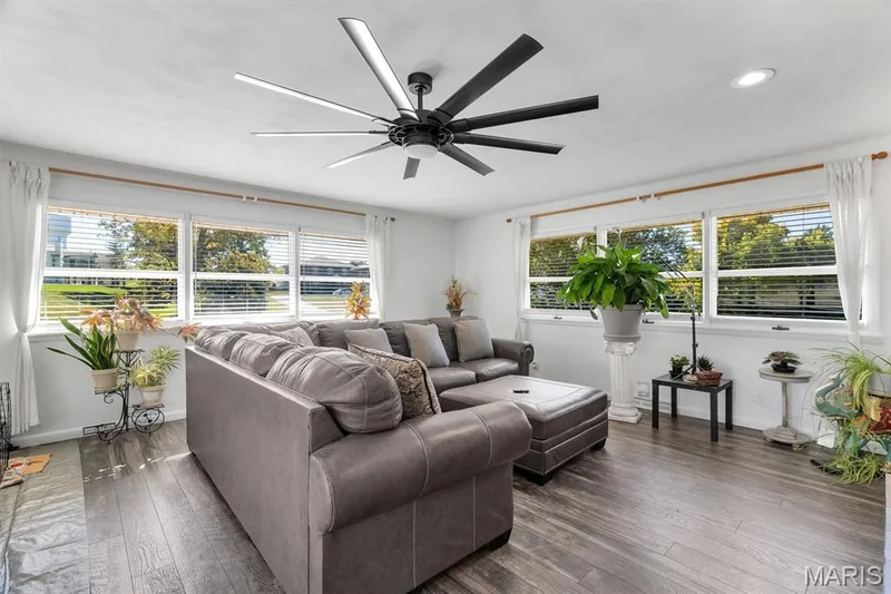 1 Saint Anthony Drive, St Peters, MO 63376 — listing photo 12 of 34