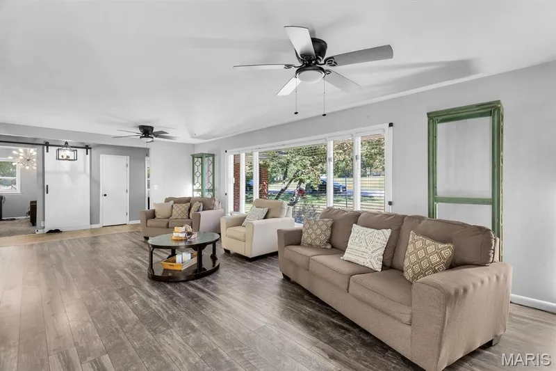 1 Saint Anthony Drive, St Peters, MO 63376 — listing photo 14 of 34