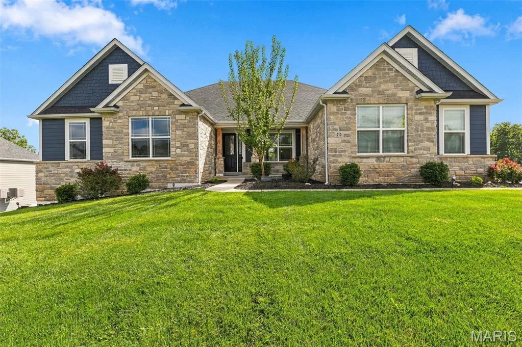 210 Westleigh Court, O'Fallon, MO 63385 — listing photo 1 of 40