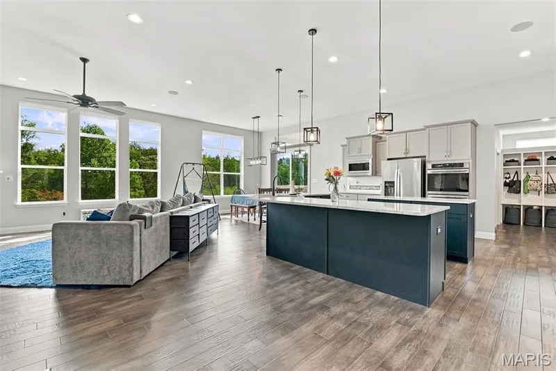 210 Westleigh Court, O'Fallon, MO 63385 — listing photo 5 of 40