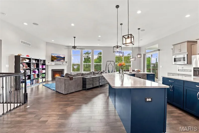 210 Westleigh Court, O'Fallon, MO 63385 — listing photo 6 of 40