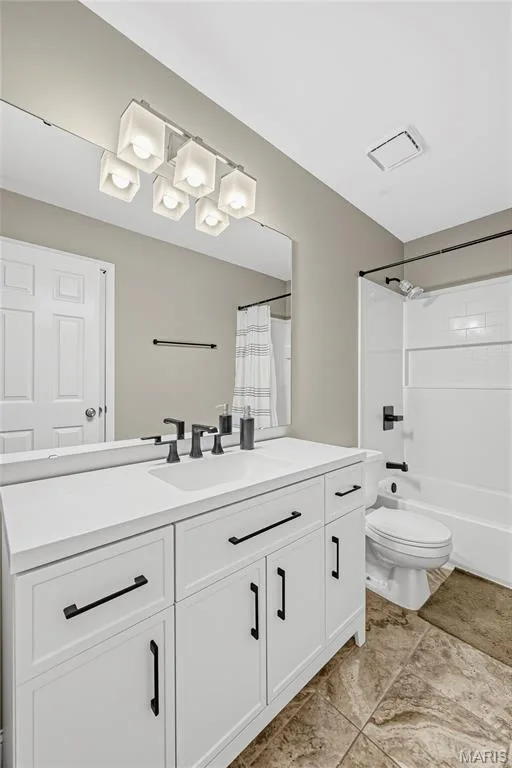 Secondary Bath with Tub/Shower and Large Vanity — 1645 Wild Goose Run, St Charles, MO 63303