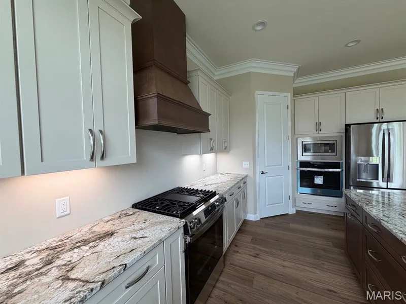 1000 Bellevaux Place, St Charles, MO 63301 — listing photo 13 of 36