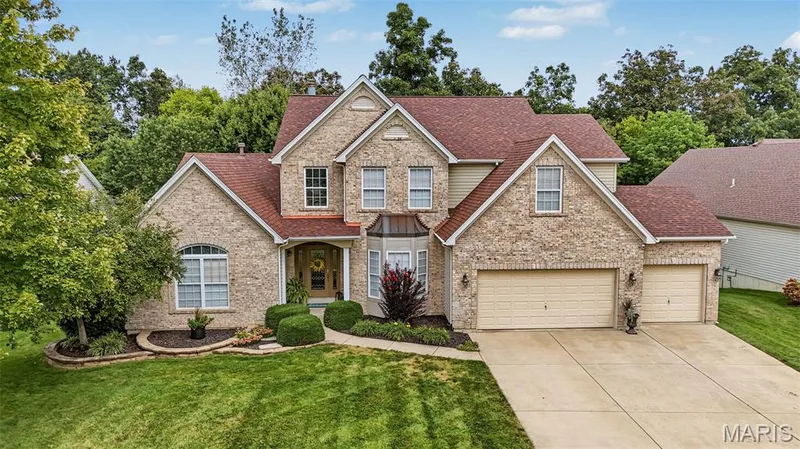1052 Brook Mont Drive, O'Fallon, MO 63366 — listing photo 3 of 54