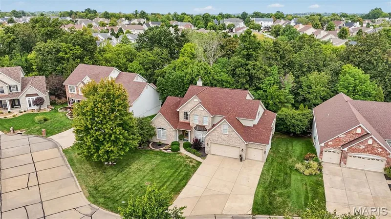 1052 Brook Mont Drive, O'Fallon, MO 63366 — listing photo 4 of 54