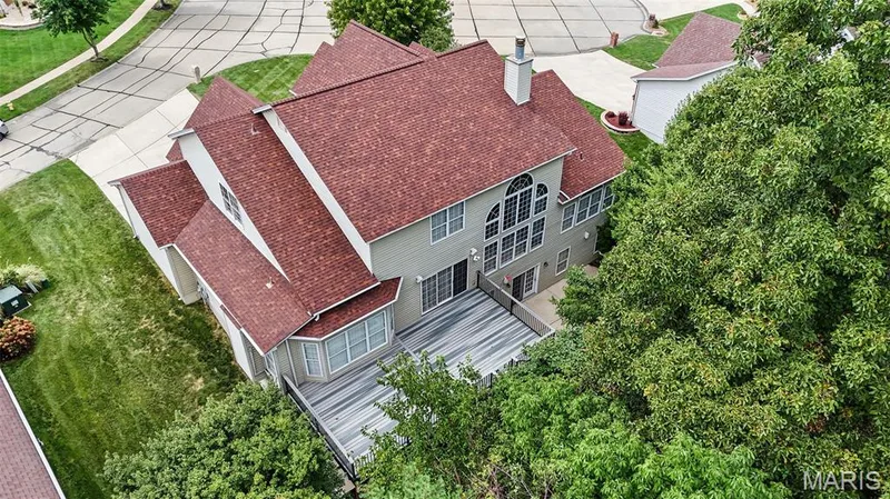 1052 Brook Mont Drive, O'Fallon, MO 63366 — listing photo 5 of 54