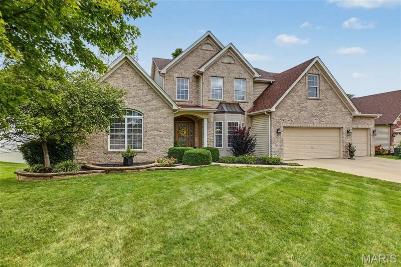 1052 Brook Mont Drive, O'Fallon, MO 63366 — listing photo 2 of 54