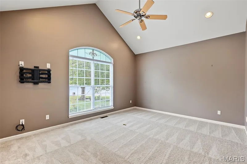 1052 Brook Mont Drive, O'Fallon, MO 63366 — listing photo 8 of 54
