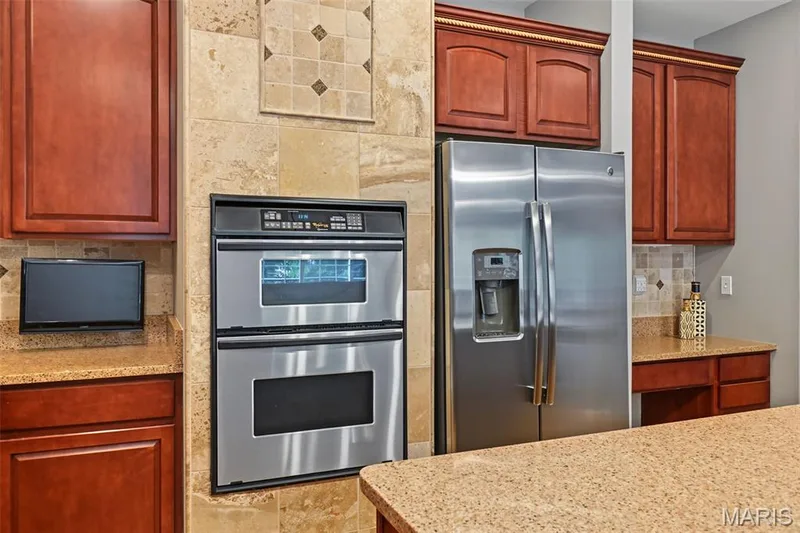 Double Ovens — 1052 Brook Mont Drive, O'Fallon, MO 63366