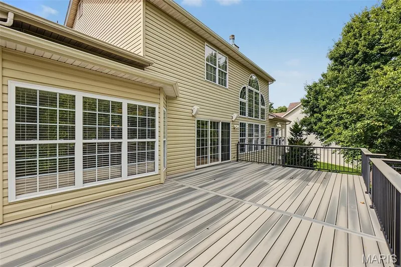 Composite Deck — 1052 Brook Mont Drive, O'Fallon, MO 63366