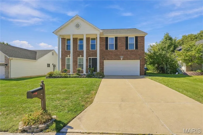 Gorgeous elevation! — 1417 Plantation Manor Court, St Peters, MO 63303