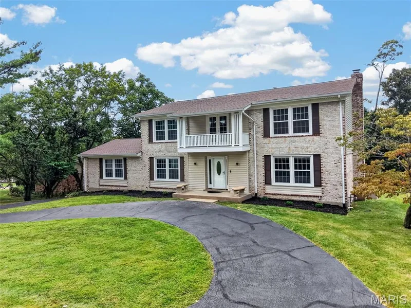 231 Renaldo Drive, Chesterfield, MO 63017 — listing photo 6 of 51