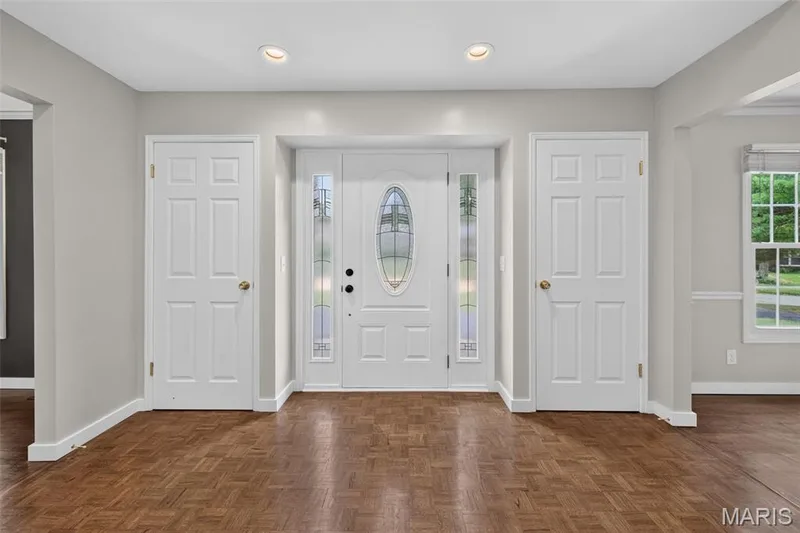 231 Renaldo Drive, Chesterfield, MO 63017 — listing photo 9 of 51