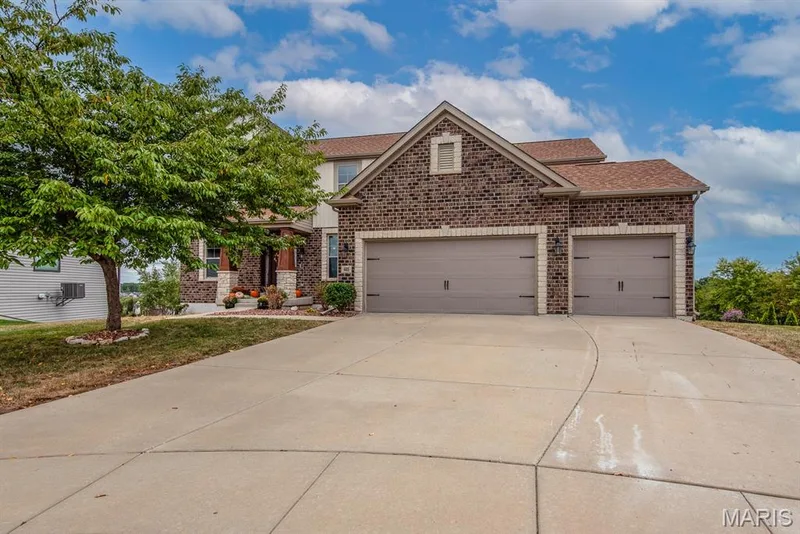 485 Cambridge Manor Drive, Wentzville, MO β listing photo 1