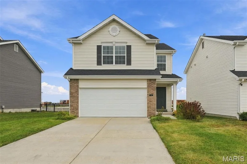 Welcome to 104 Baycrest Ct! — 104 Baycrest Court, St Charles, MO 63301