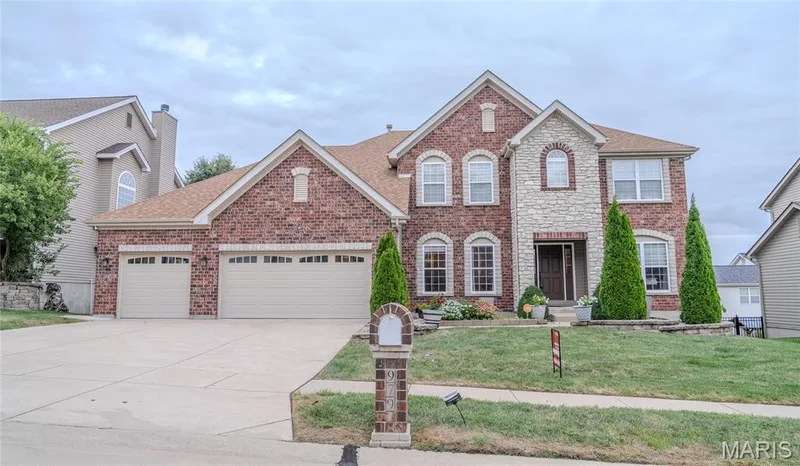 979 Bentley Park Circle, O'Fallon, MO β listing photo 1