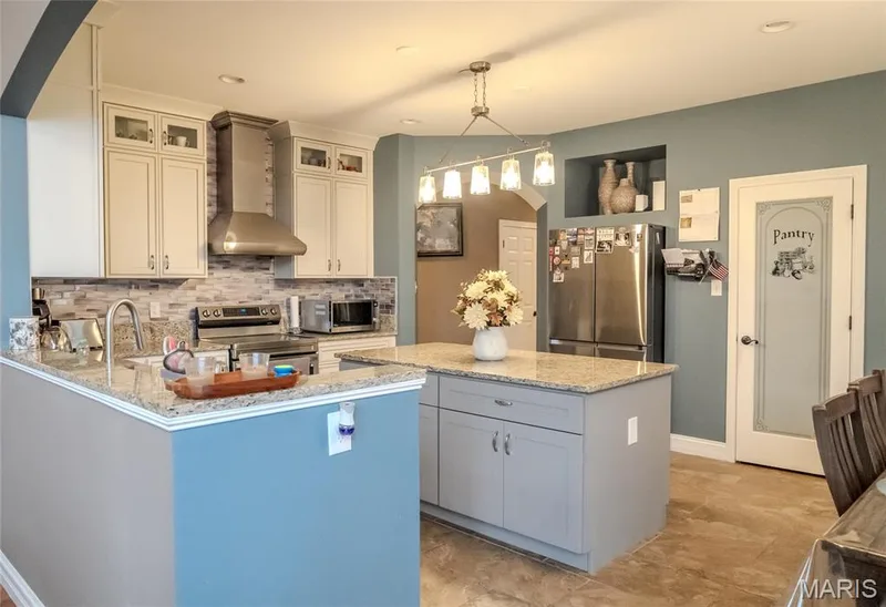 979 Bentley Park Circle, O'Fallon, MO 63368 — listing photo 8 of 53