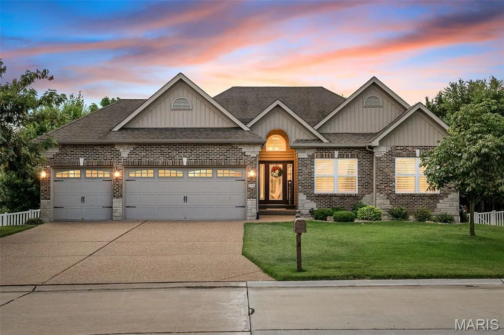 256 Mason Glen Drive, Lake St. Louis, MO 63367 — listing photo 1 of 37