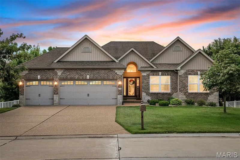 256 Mason Glen Drive, Lake St. Louis, MO β listing photo 1