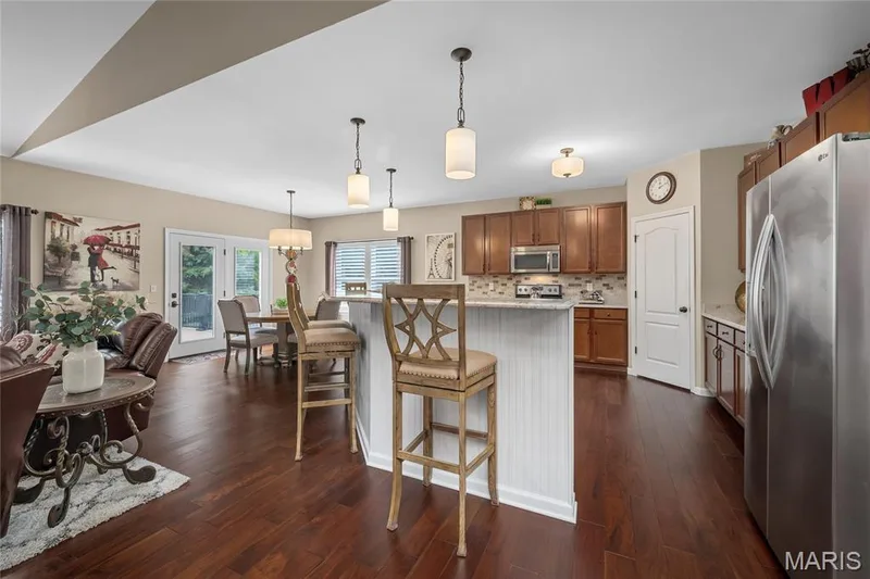 256 Mason Glen Drive, Lake St. Louis, MO 63367 — listing photo 3 of 37