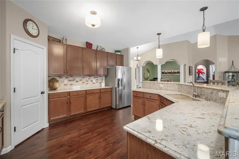 256 Mason Glen Drive, Lake St. Louis, MO 63367 — listing photo 4 of 37