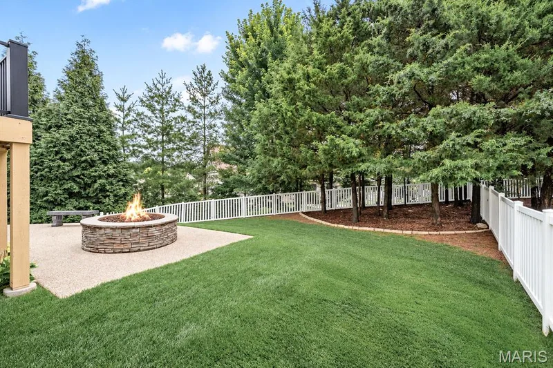 256 Mason Glen Drive, Lake St. Louis, MO 63367 — listing photo 5 of 37