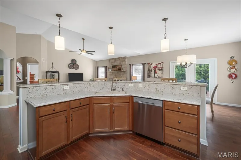 256 Mason Glen Drive, Lake St. Louis, MO 63367 — listing photo 13 of 37