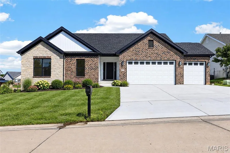 703 Vista Springs Court, Wentzville, MO — listing photo 1