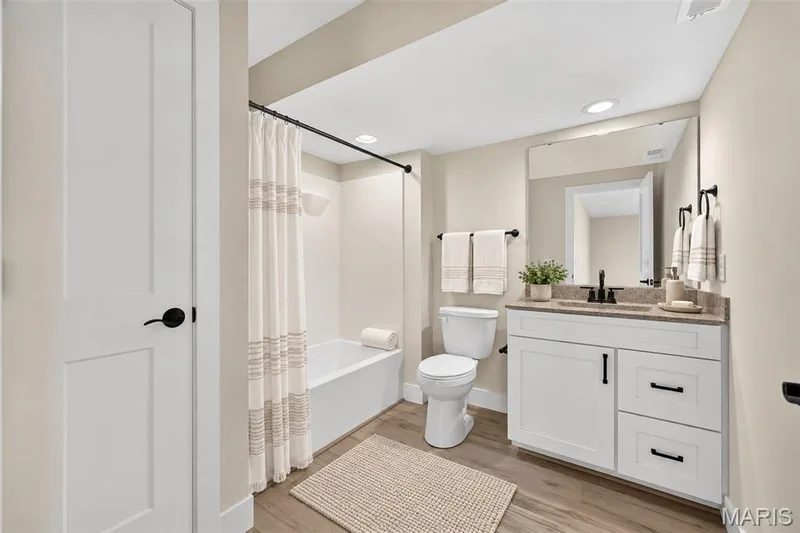 703 Vista Springs Court, Wentzville, MO 63385 — listing photo 20 of 84