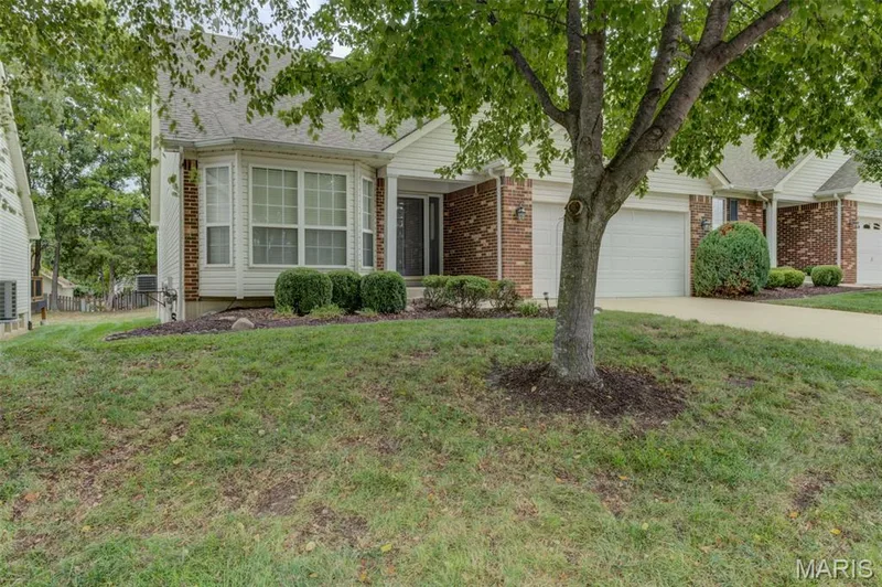 2107 McGregor Circle, O'Fallon, MO 63368 — listing photo 4 of 39