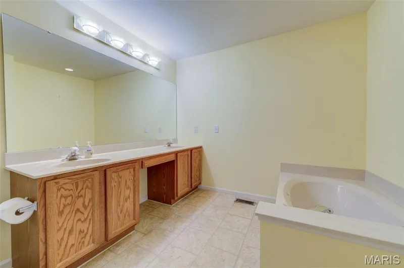 2107 McGregor Circle, O'Fallon, MO 63368 — listing photo 33 of 39